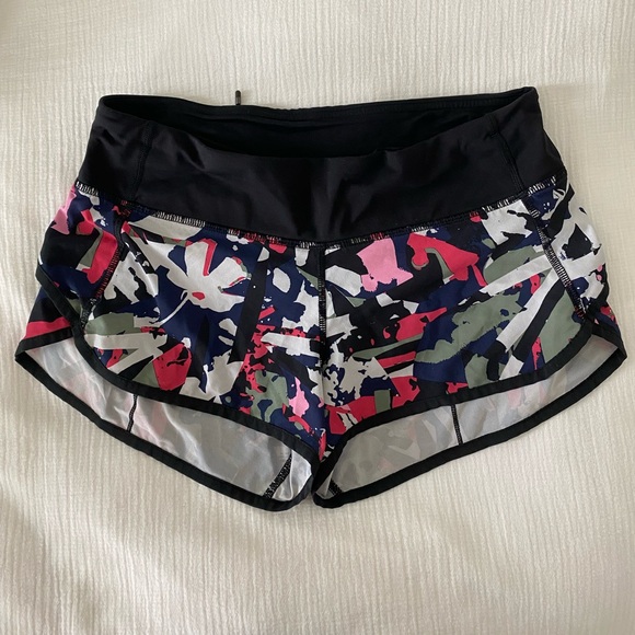 Lululemon shorts - Picture 1 of 3